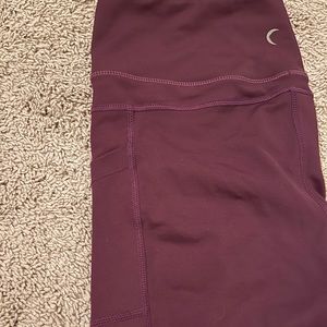 Zyia Light n Tight Plum leggings